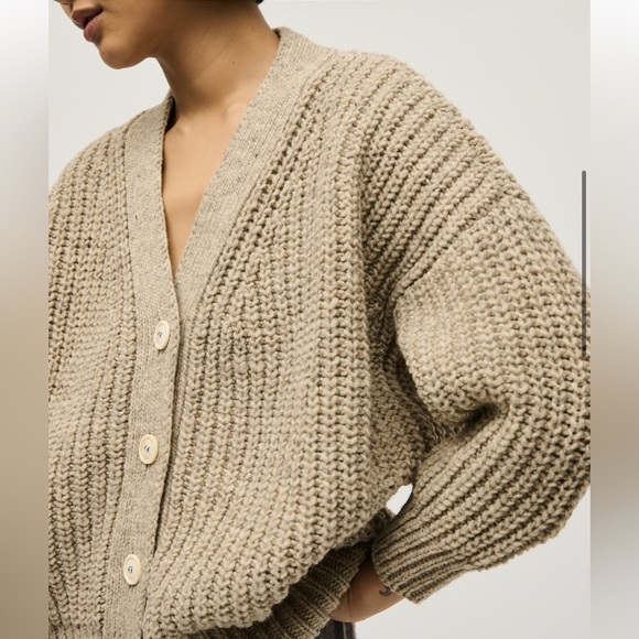 Babaa no 19 cardigan in mist - Picture 2 of 8